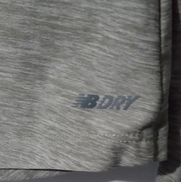 New Balance Heather Gray Long Sleeve Half Zip Running Top - Picture 4 of 5